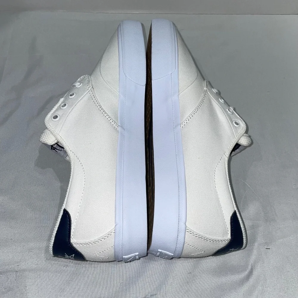 Lakai Riley 3 Mens 10.5 White Navy Canvas Skate Shoes